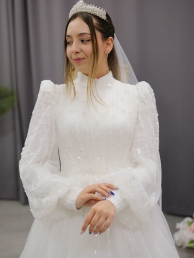 BELLE | YÜKSEK YAKALI A-KESİM HELEN GELİNLİK