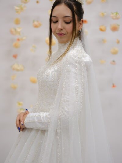 NOYA | IŞILTILI DANTEL YÜKSEK YAKA A KESİM GELİNLİK