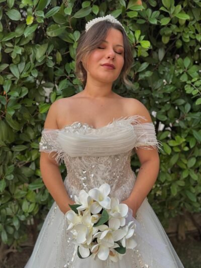 VERA | FRANSIZ DANTELLİ TAŞ İŞLEMELİ HELEN GELİNLİK