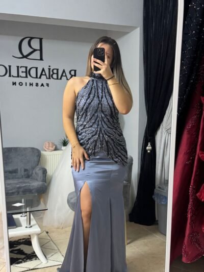 ELEGANCE | İŞLEMELİ PAYETLİ HALTER YAKA ABİYE