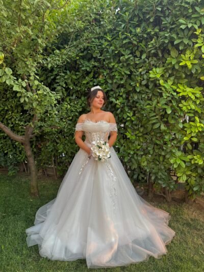 MERY | KAYIK YAKA BONCUK PUL İŞLEMELİ A KESİM GELİNLİK